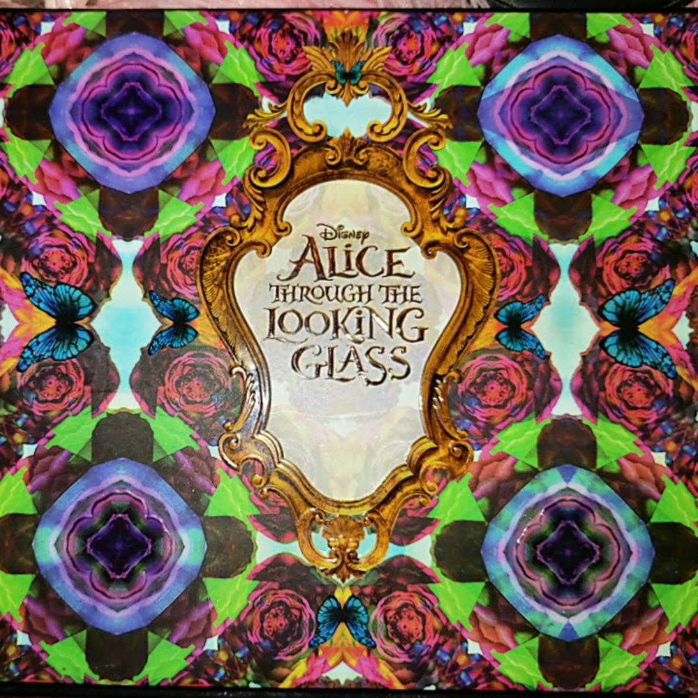 URBAN DECAY  ALICE THROUGH THE LOOKING GLASS  PALE